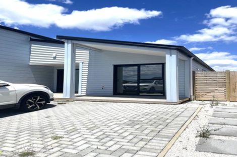 Photo of property in 22 Karihi Road, Karaka, 2113