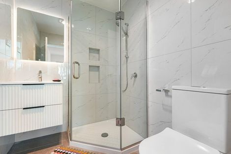 Photo of property in 15b Renata Crescent, Te Atatu Peninsula, Auckland, 0610
