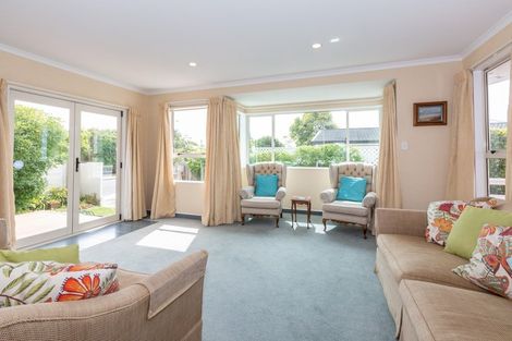 Photo of property in 2 Balmoral Street, Taradale, Napier, 4112