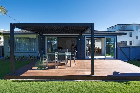 Photo of property in 1/252 Hibiscus Coast Highway, Orewa, 0931