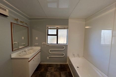 Photo of property in 64 Hunter Crescent, Wanaka, 9305