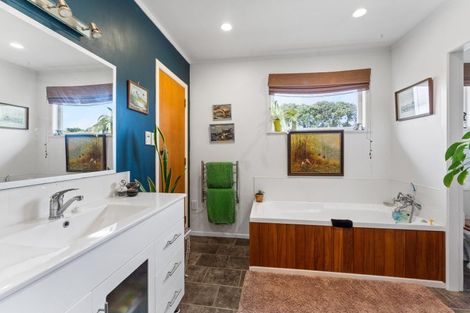 Photo of property in 53 Tasman Road, Otaki Beach, Otaki, 5512