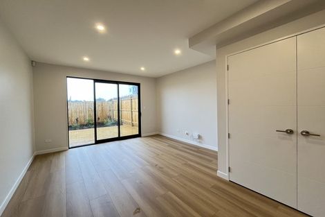 Photo of property in 13 Kuaha Road, Massey, Auckland, 0614