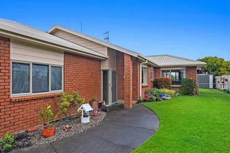 Photo of property in 13 Edgewater Grove, Whakatane, 3120