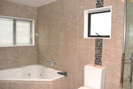 Photo of property in 11 Harvest Avenue, Orewa, 0931