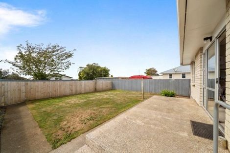 Photo of property in 28 Kamahi Avenue, Hawera, 4610