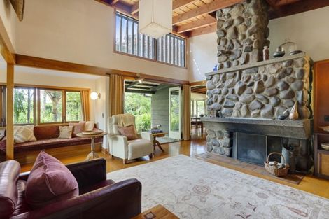 Photo of property in 37a Stanley Point Road, Stanley Point, Auckland, 0624