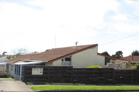 Photo of property in 2 Lemon Street, Strandon, New Plymouth, 4312