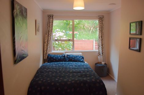 Photo of property in 40f2 Salford Street, Newlands, Wellington, 6037