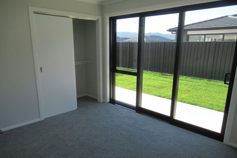 Photo of property in 1 Desert Gold Lane, Wallaceville, Upper Hutt, 5018