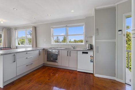 Photo of property in 24 Huruhuru Road, Massey, Auckland, 0614