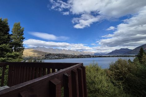 Photo of property in 16 Maxwell Place, Queenstown, 9300