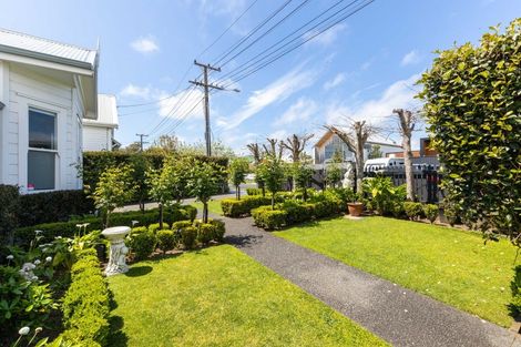 Photo of property in 122 Hine Street, New Plymouth, 4310