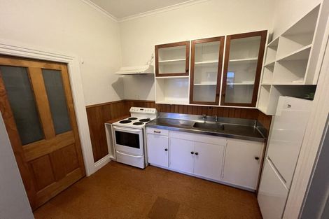 Photo of property in 27 Shannon Street, Mount Victoria, Wellington, 6011