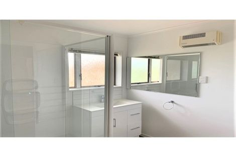 Photo of property in 17 Kentigern Close, Pakuranga, Auckland, 2010