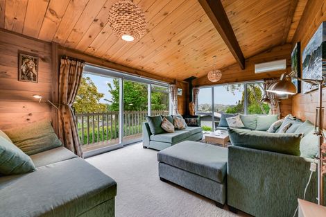 Photo of property in 92 Poaka Avenue, Dinsdale, Hamilton, 3204