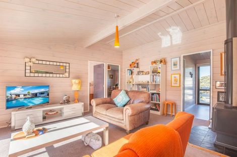 Photo of property in 14 Highwood Grove, Torbay, Auckland, 0630