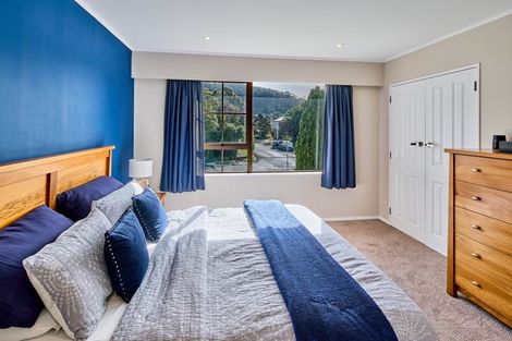 Photo of property in 8 Balliol Drive, Tawa, Wellington, 5028