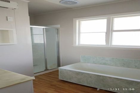 Photo of property in 147 Avonhead Road, Avonhead, Christchurch, 8042