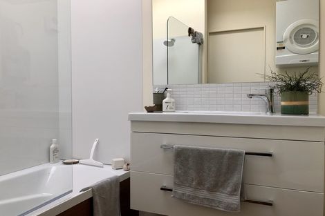 Photo of property in Pirie Street Townhouses, 11/35u Pirie Street, Mount Victoria, Wellington, 6011