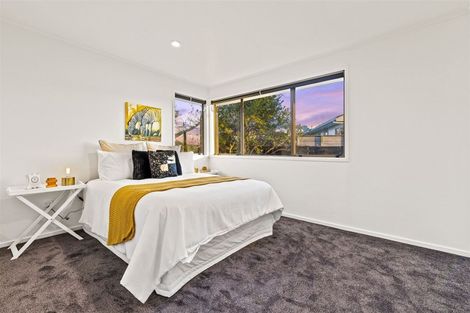 Photo of property in 2 Forest Hill Road, Henderson, Auckland, 0612