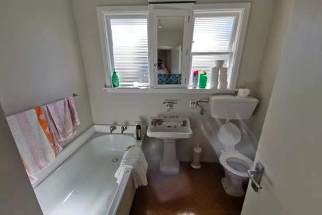 Photo of property in 3 Brookby Crescent, Avonhead, Christchurch, 8042