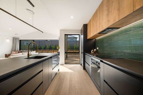Photo of property in 10 Mason Street, Wanaka, 9305