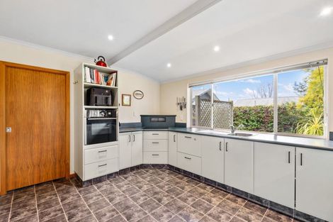 Photo of property in 11 Willow Drive, Taradale, Napier, 4112