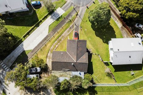 Photo of property in 32 Tawavale Crescent, Totara Vale, Auckland, 0629