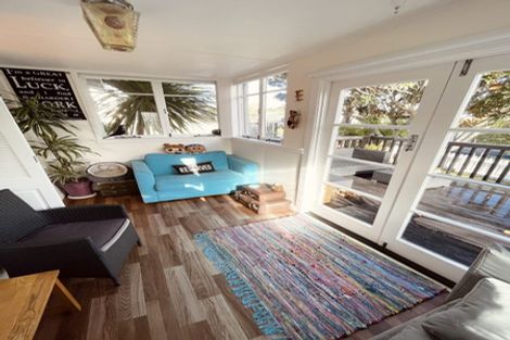 Photo of property in 9 Copley Street, New Lynn, Auckland, 0600