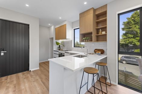 Photo of property in 50 Sandgate Avenue, Botany Downs, Auckland, 2010