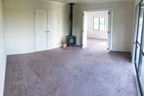 Photo of property in 150 Kaipara Road, Papakura, 2582