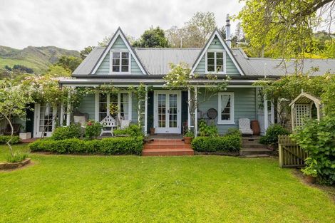 Photo of property in 33 Sandy Beach Road, Governors Bay, Lyttelton, 8971