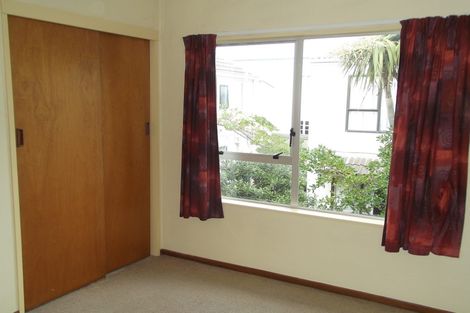 Photo of property in 218u8 Onepu Road, Lyall Bay, Wellington, 6022