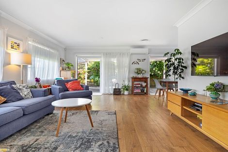 Photo of property in 30a Marvon Downs Avenue, Pakuranga Heights, Auckland, 2010