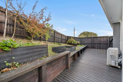Photo of property in 109 Target Road, Totara Vale, Auckland, 0629