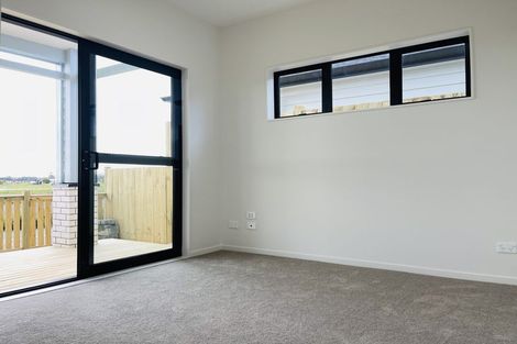 Photo of property in 42 Auranga Drive, Karaka, 2113