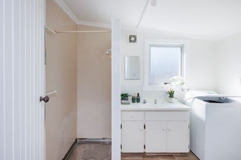 Photo of property in 33 Mcgiffert Street, Palmerston North, 4410