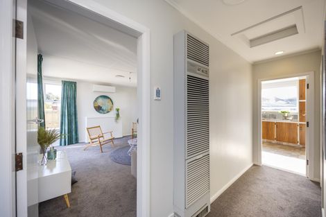 Photo of property in 10 Greenock Place, Awapuni, Palmerston North, 4412