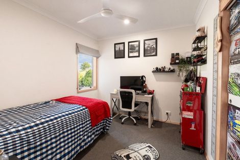 Photo of property in 32 Ballintoy Park Drive, Welcome Bay, Tauranga, 3175