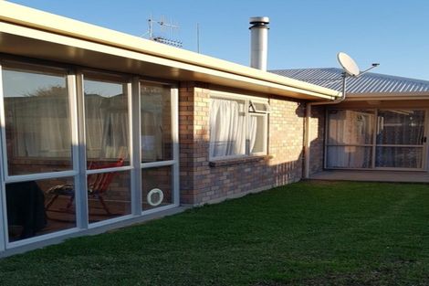 Photo of property in 19 Edgewater Grove, Whakatane, 3120