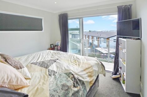 Photo of property in 5 Lockheed Street, Hobsonville, Auckland, 0618