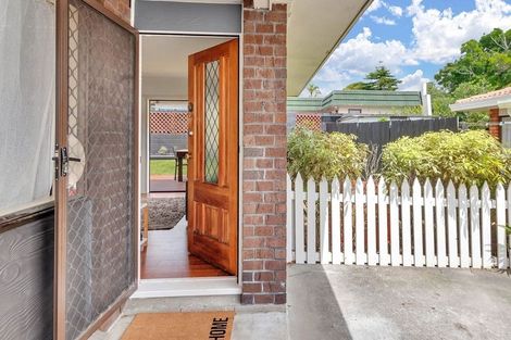 Photo of property in 3/98 Roberts Road, Te Atatu South, Auckland, 0610