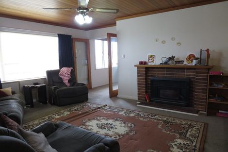 Photo of property in 20 Bridge Avenue, Te Atatu South, Auckland, 0610