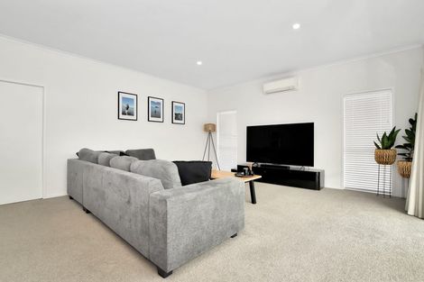 Photo of property in 28 Excelsa Place, Papamoa Beach, Papamoa, 3118