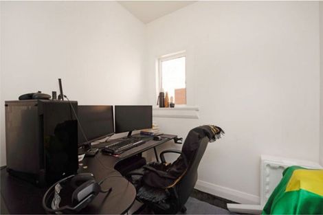Photo of property in 2/121 Hill Street, Thorndon, Wellington, 6011