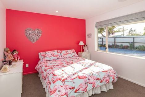 Photo of property in 4 Daniels Road, Redwood, Christchurch, 8051