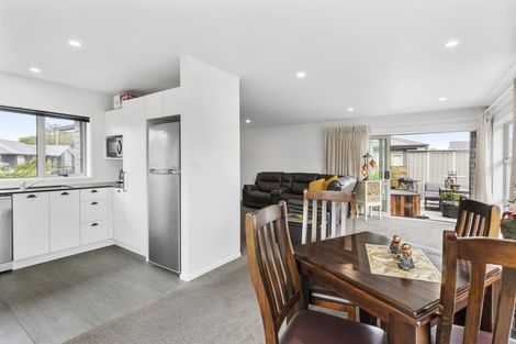 Photo of property in 116a Queen Street, Waiuku, 2123