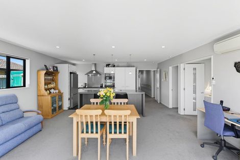 Photo of property in 87 Rannoch Drive, Broomfield, Christchurch, 8042