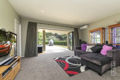 Photo of property in 1030 Peak Road, Helensville, 0875